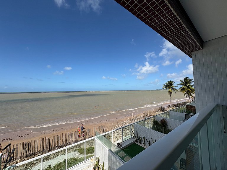 Lindo apartamento pé na areia